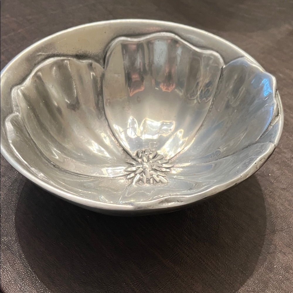 Mario’s Silver Floral Decorative Bowl